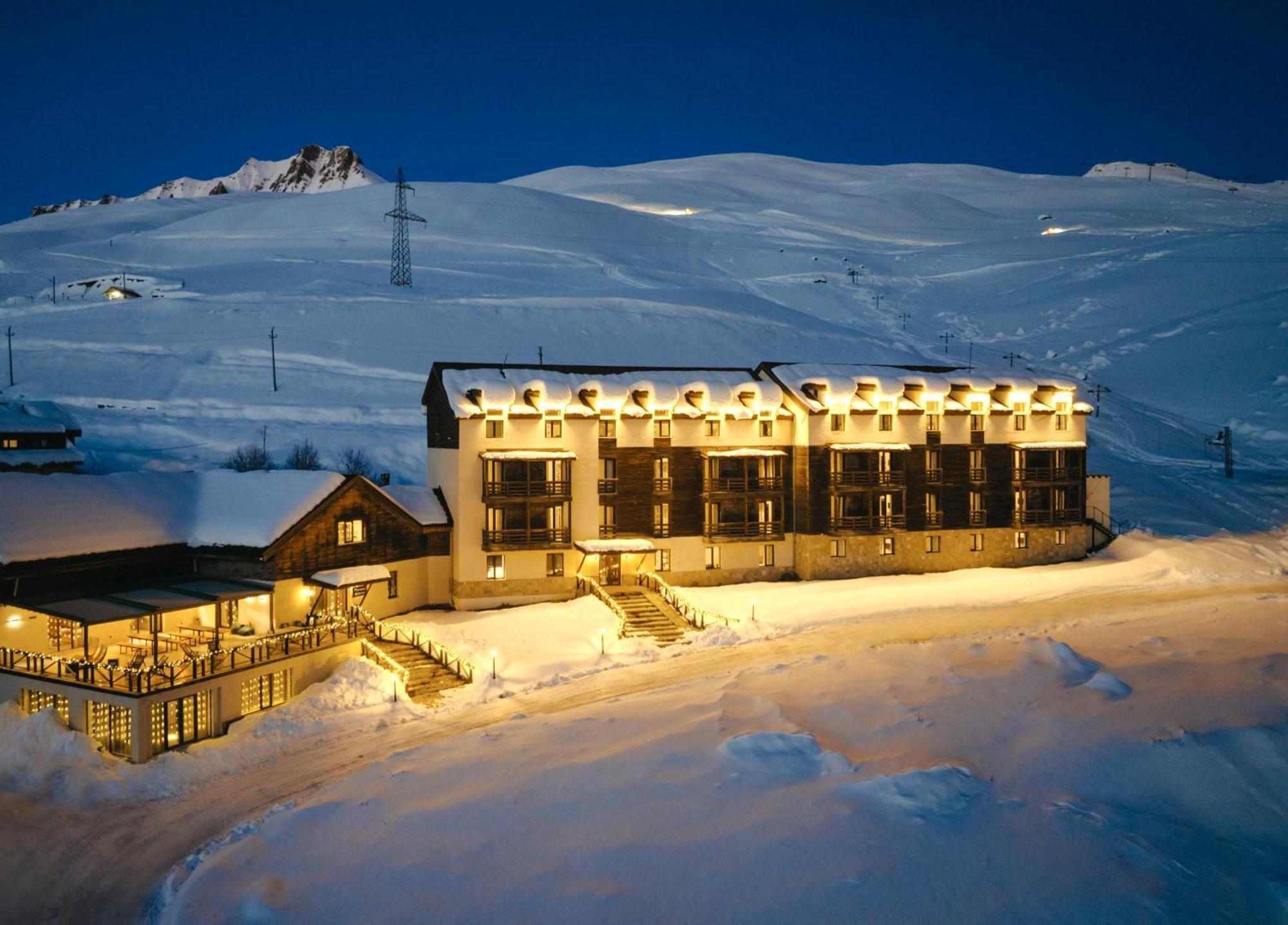 Alpina Hotel Gudauri Kültér fotó